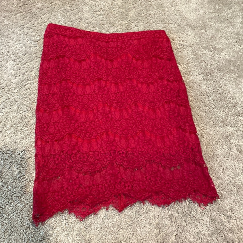 Magenta Lulus skirt with zipper back, fully lined
